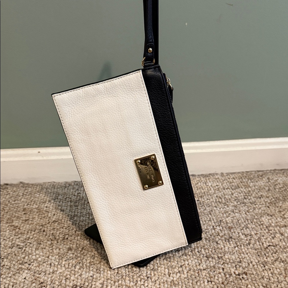Michael Kors Black and White Leather clutch zip